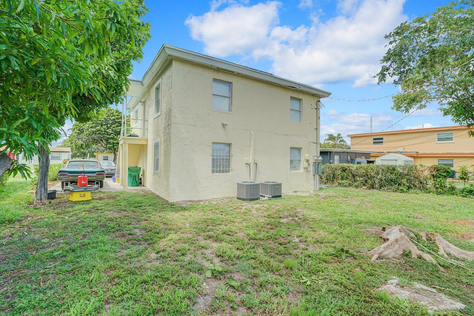 1225 W 10th St #APARTMENT – photo 1