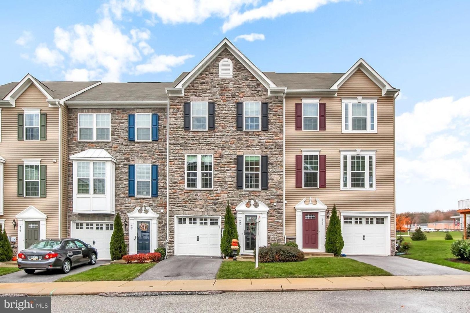 927 Brechin Ln – photo 1