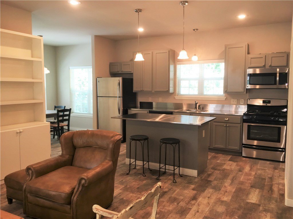 1690 Neptune St – photo 2