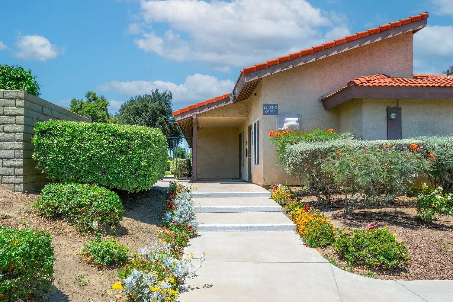 Vista View Apartments – photo 2