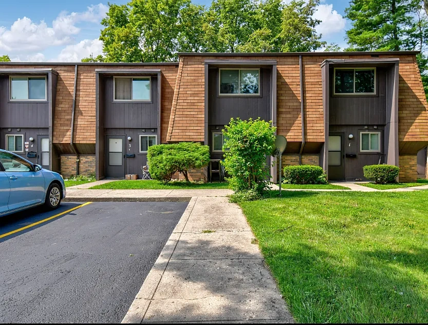 Brookside Manor – photo 1