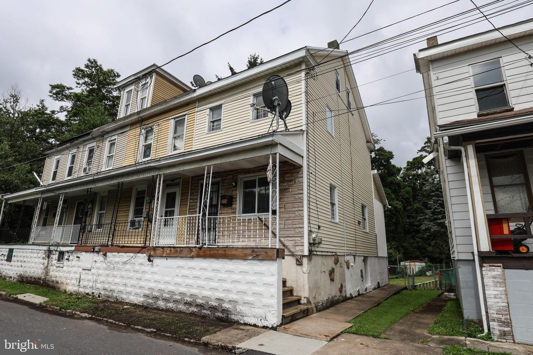 204 3rd St – photo 2