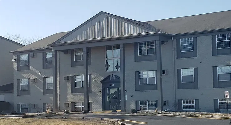 Brandon Manor – photo 2