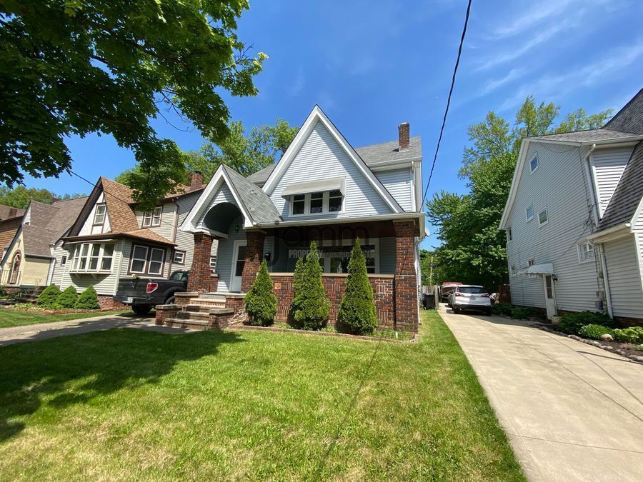 3937 W 157th St – photo 2