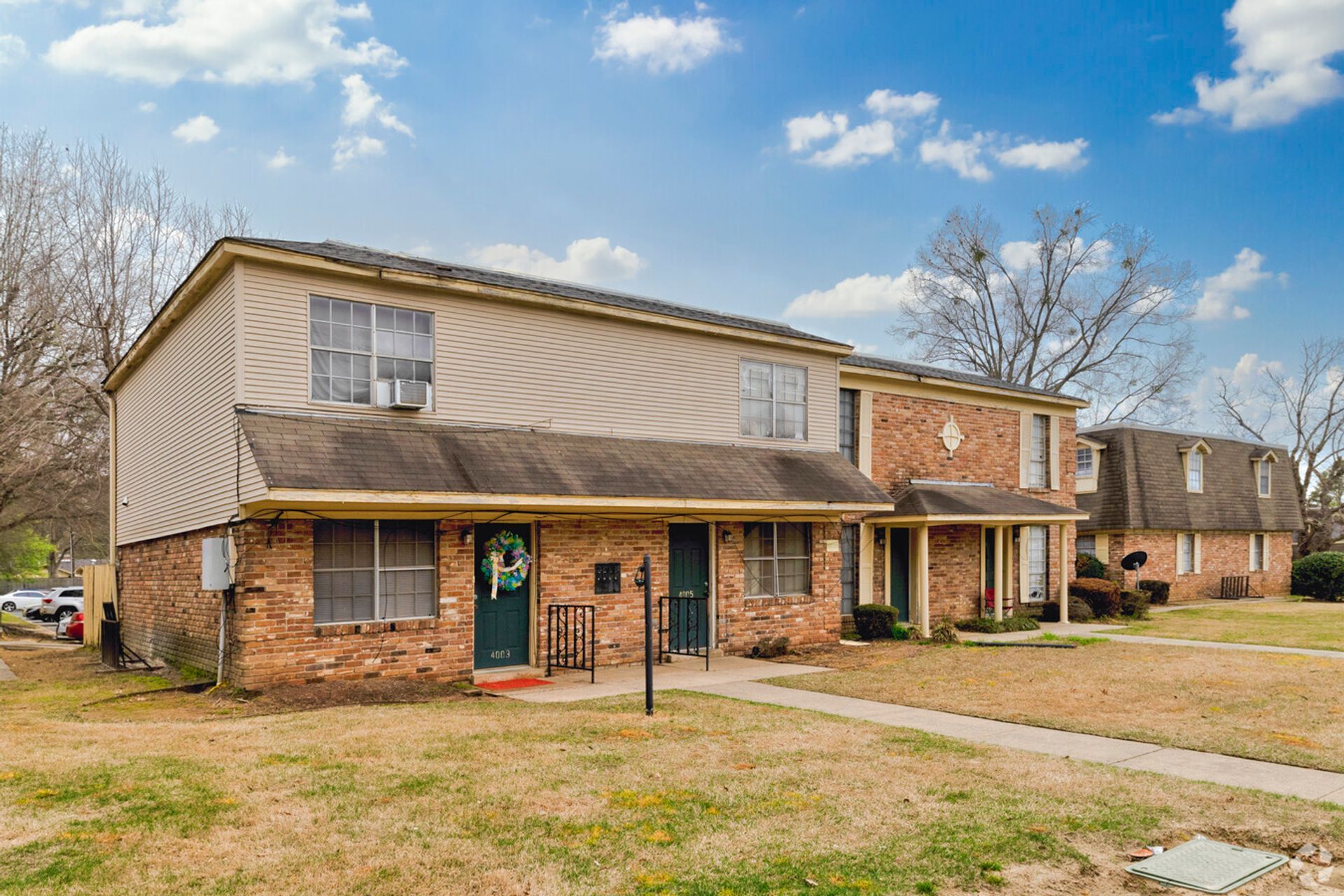 Camelot Apartments and Townhomes – photo 3