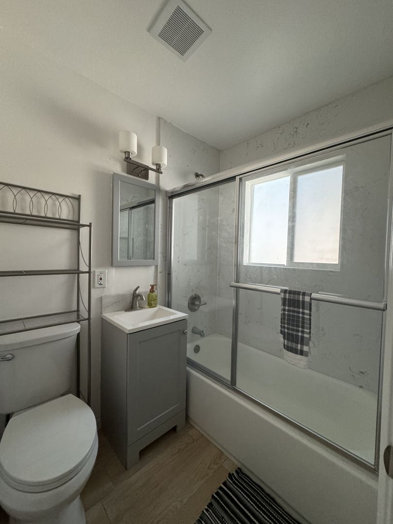 1060 Echo Rd unit B – photo 3