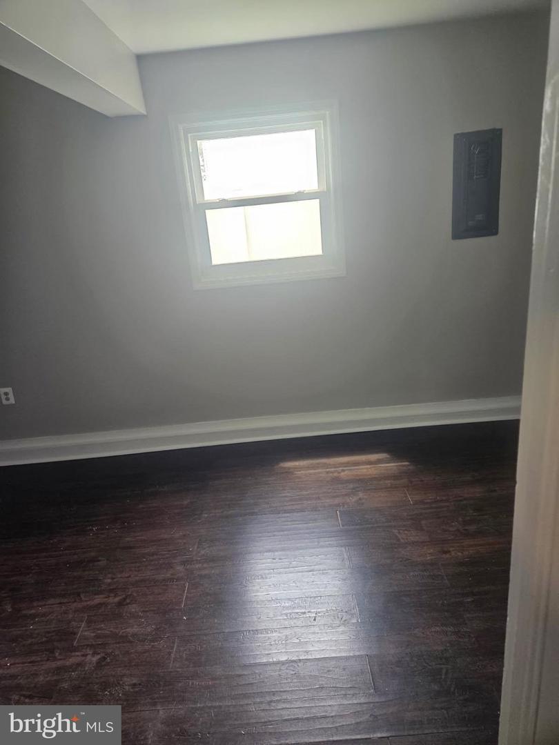 36 Newtown Ln – photo 5