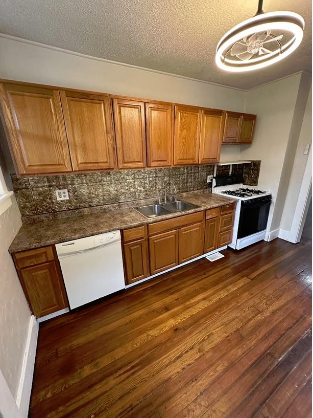 1212 Holmes St unit 2 – photo 5