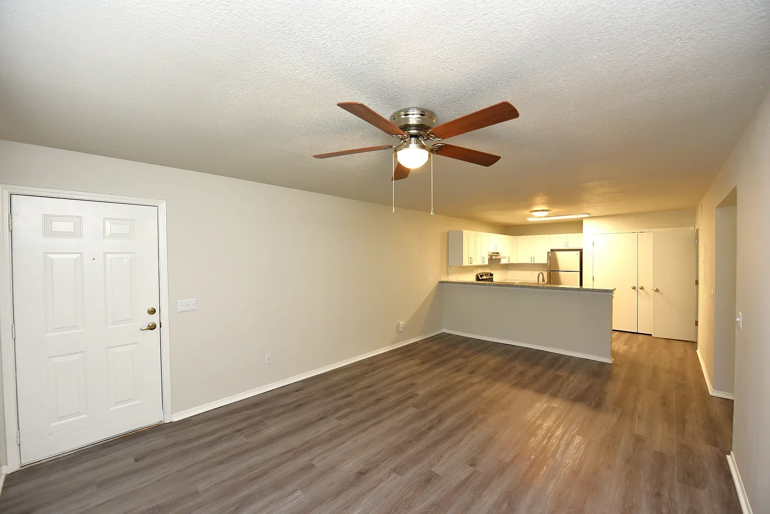 Keystone Crossing Apartment Homes – photo 2