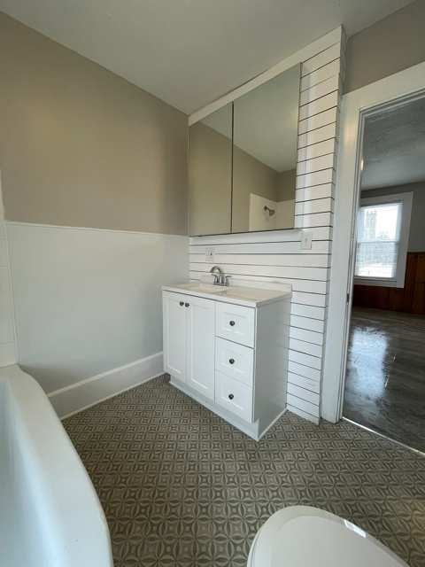 1374 E 41st St unit 2FRONT – photo 2