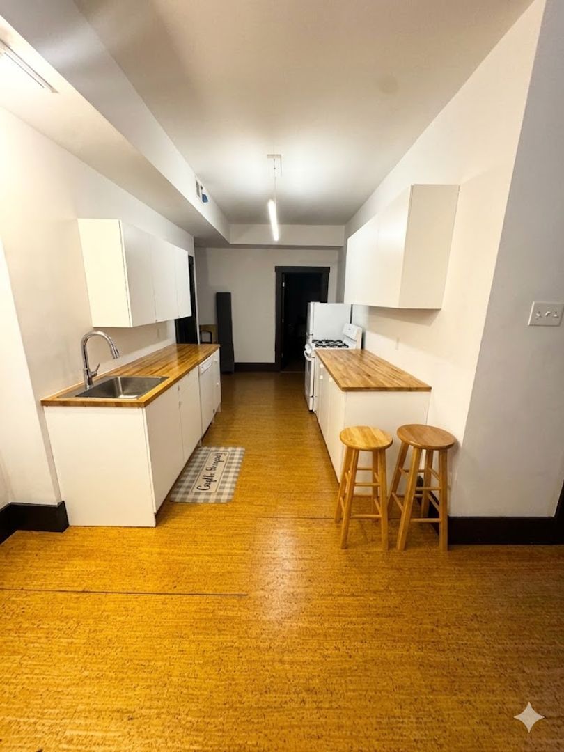 1600 Lowrie St unit Unit 2 – photo 2