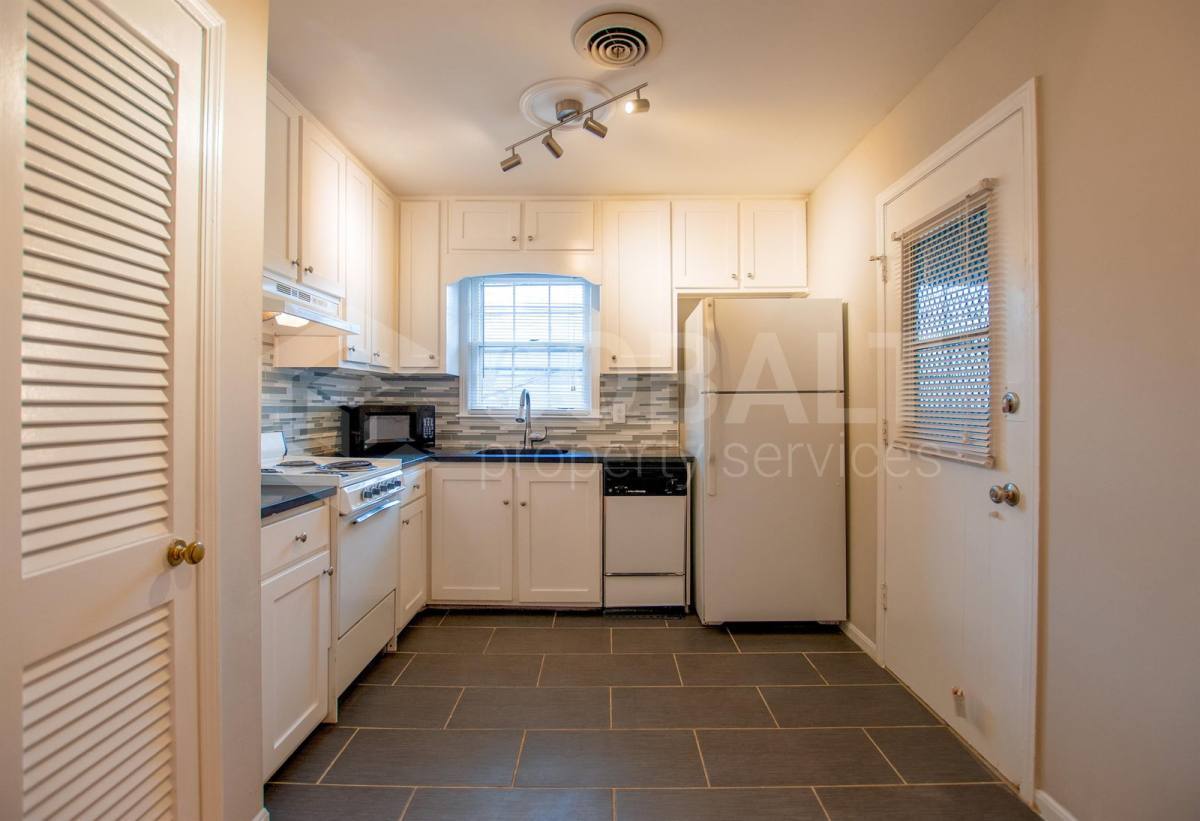 3607 Roxboro Rd NE unit 8 – photo 2