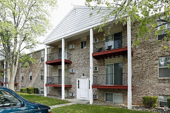 Oak Hill Apartments – photo 2