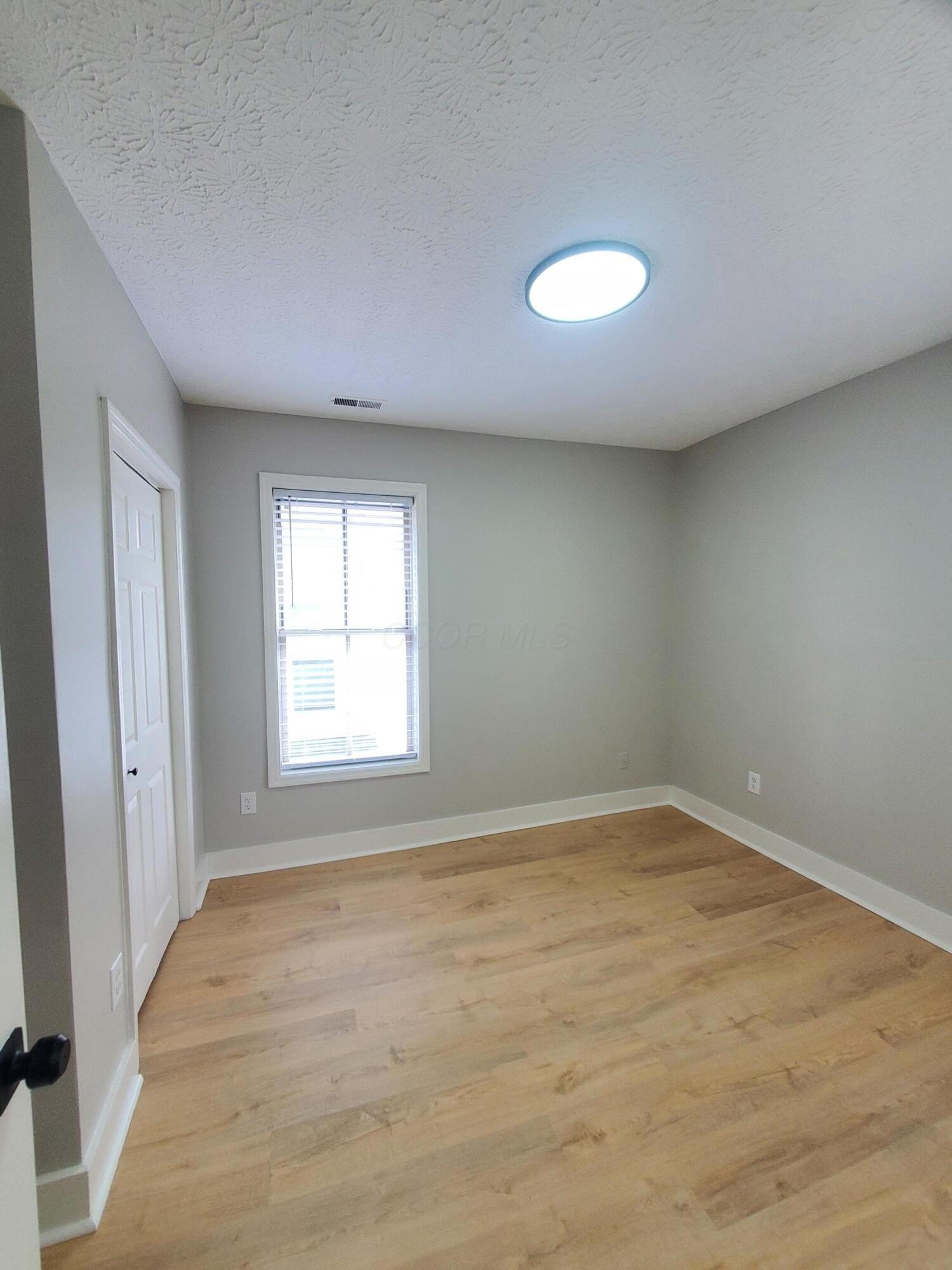 33 S Cypress Ave – photo 4
