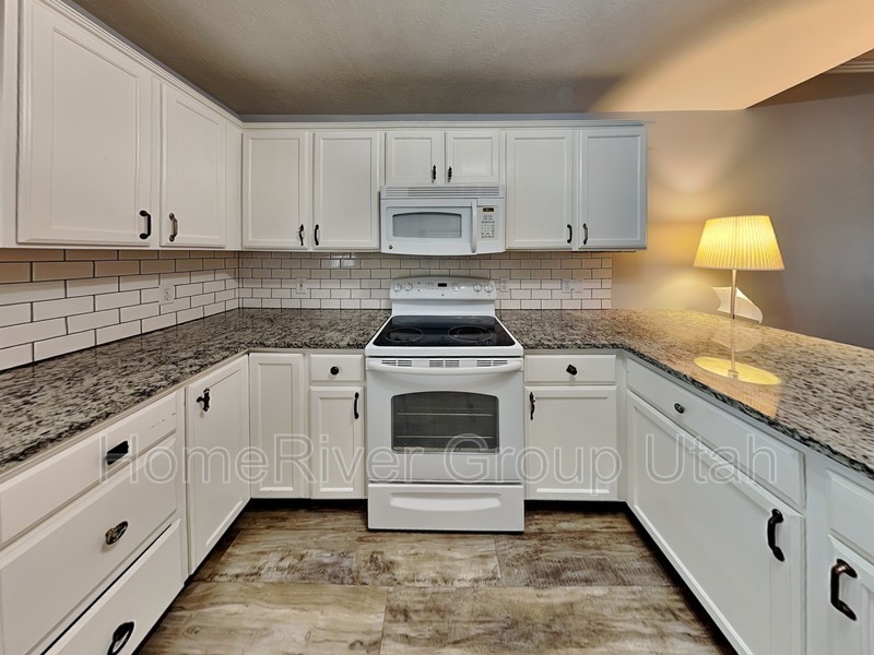 379 E 600 S unit 3 – photo 1