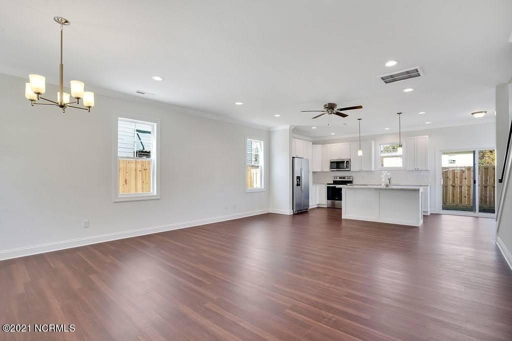 1007 Campbell St – photo 3