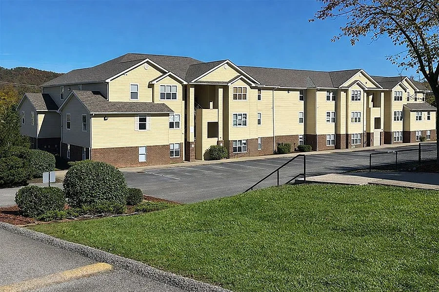 BRITTANY POINT APARTMENTS – photo 1