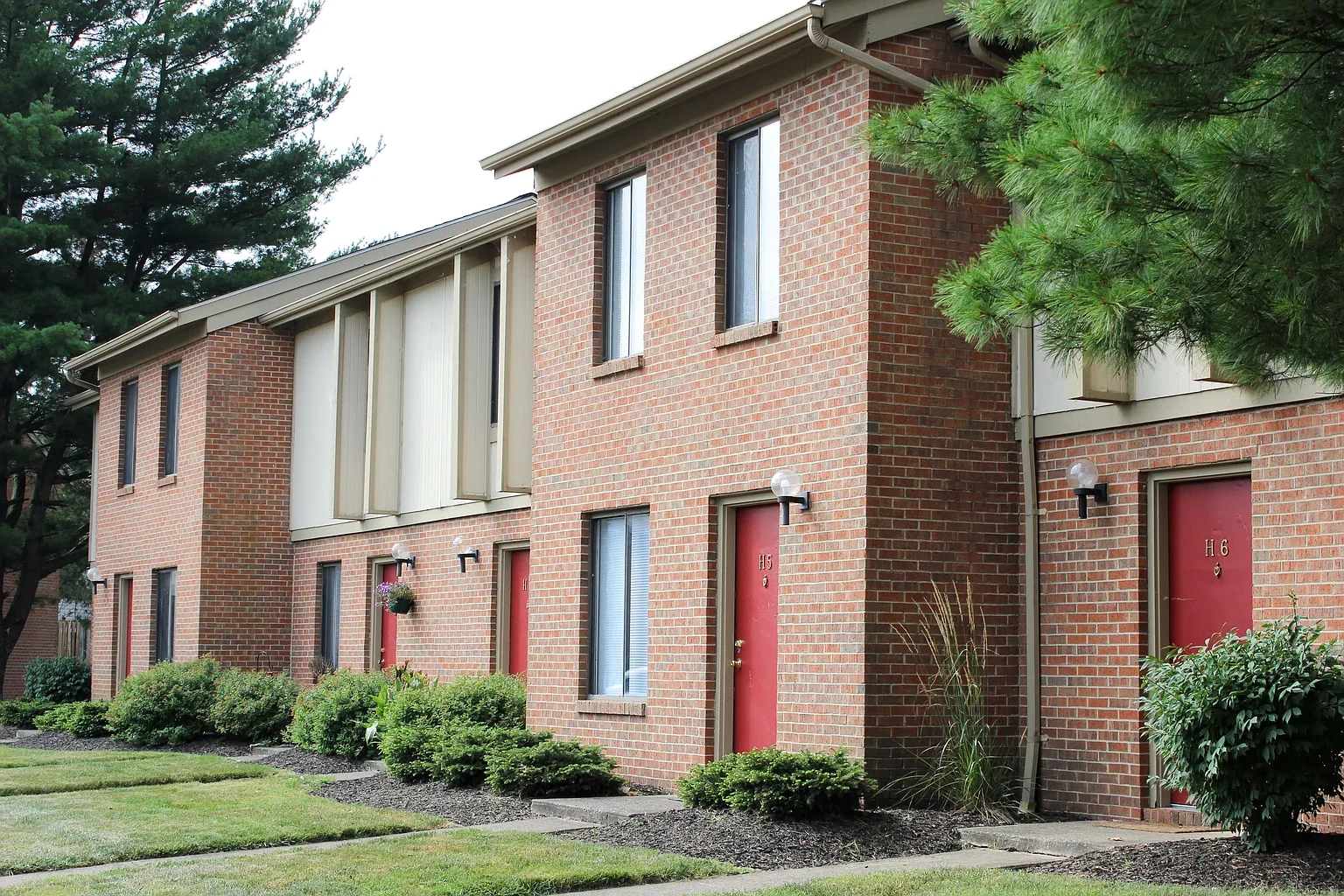 North River Place Apartments – photo 1