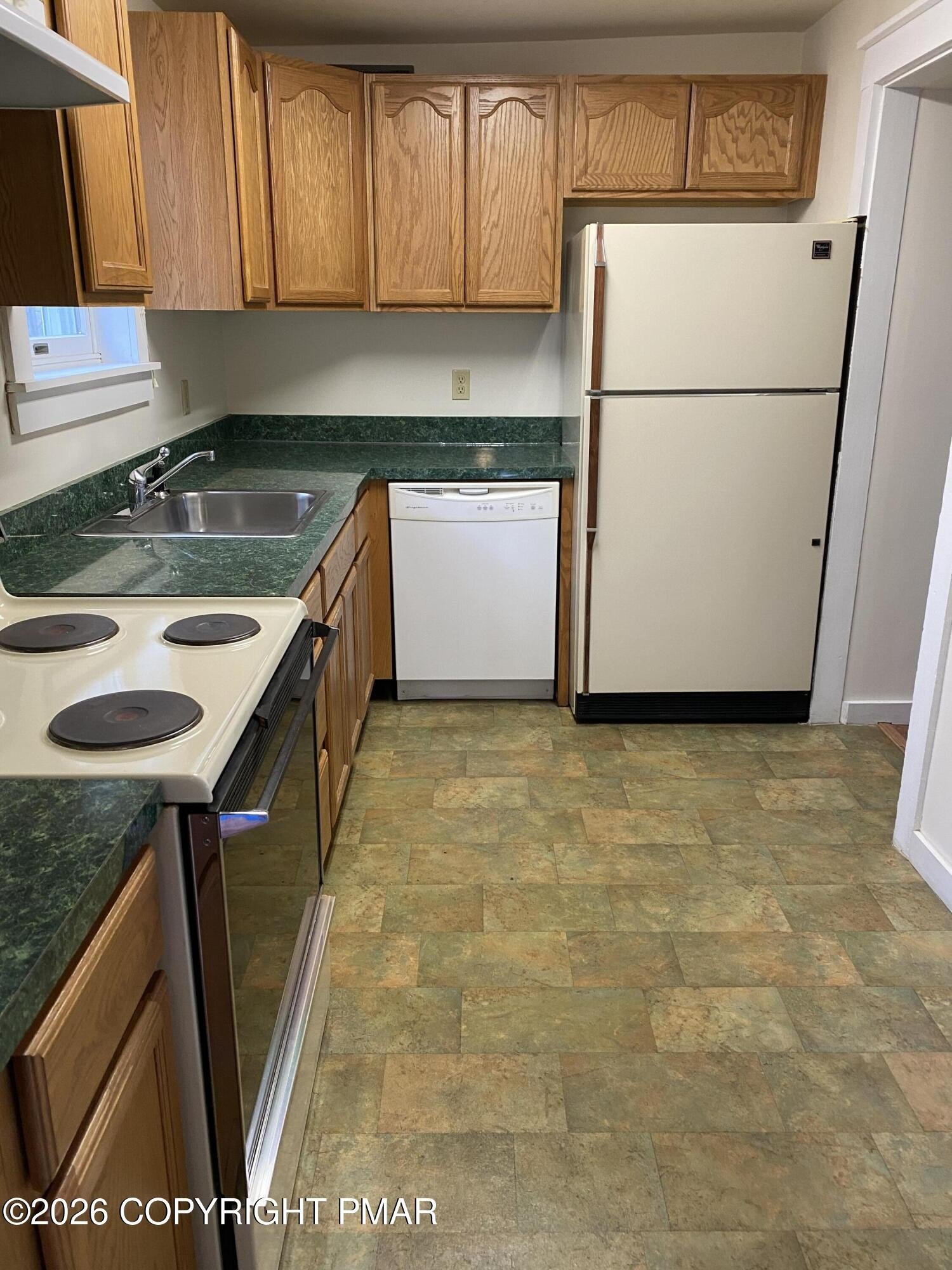 567 Greenview Dr #B – photo 5