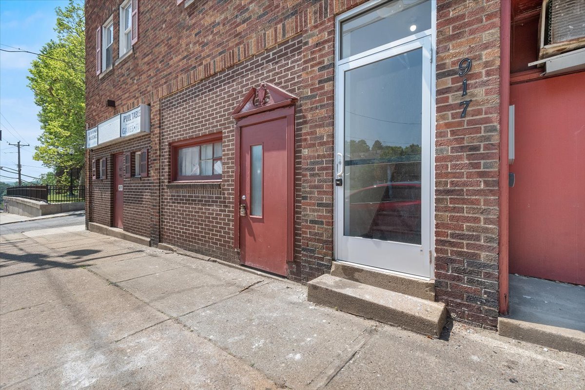 915 Chartiers Ave unit 2 – photo 1