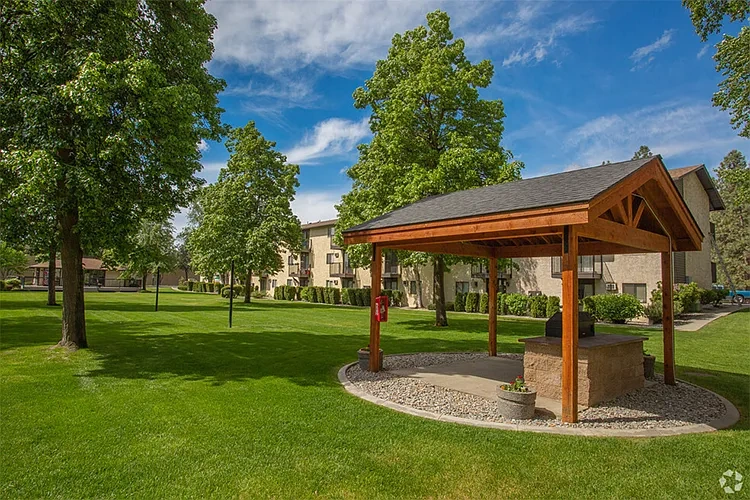 Crosspointe Apartments – photo 1
