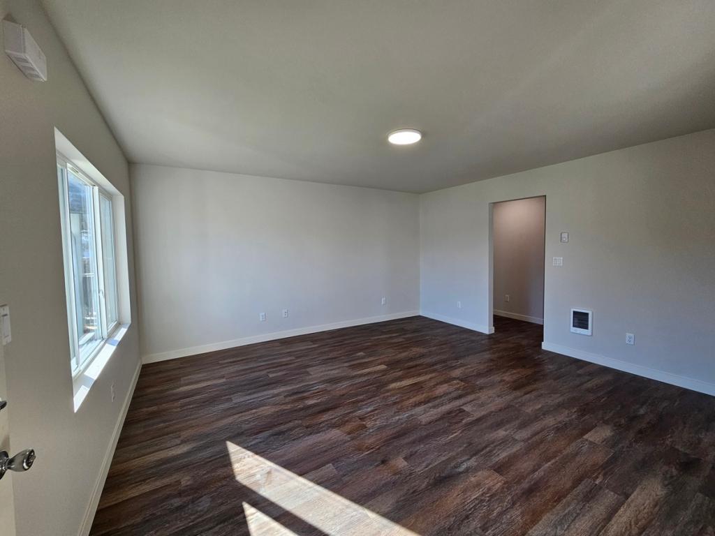 325 17th Ave – photo 4