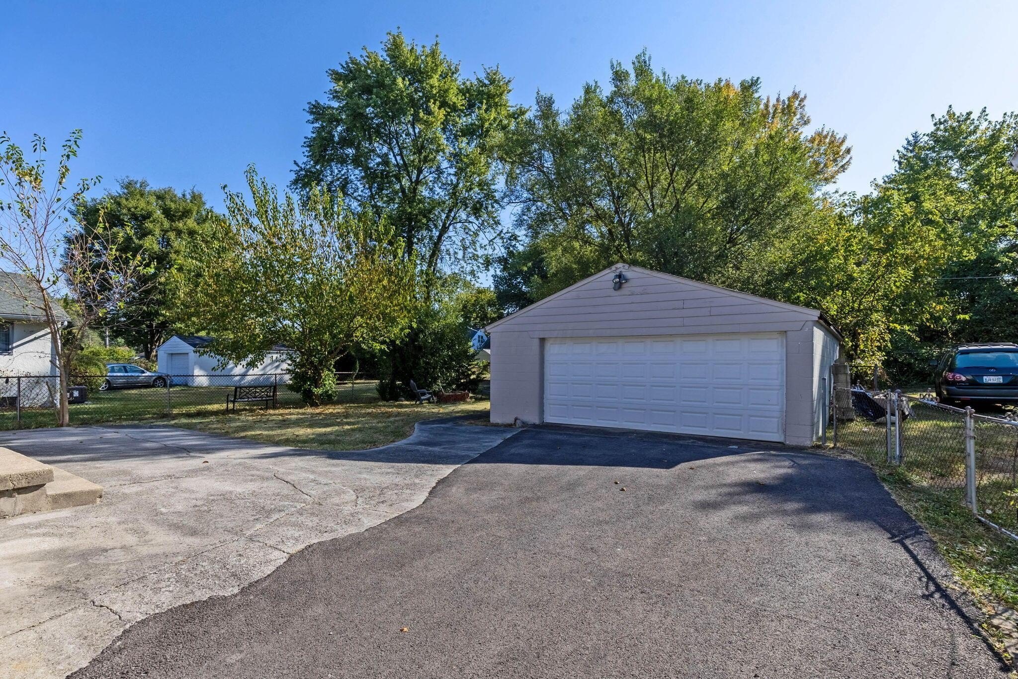 3134 Medina Ave – photo 2