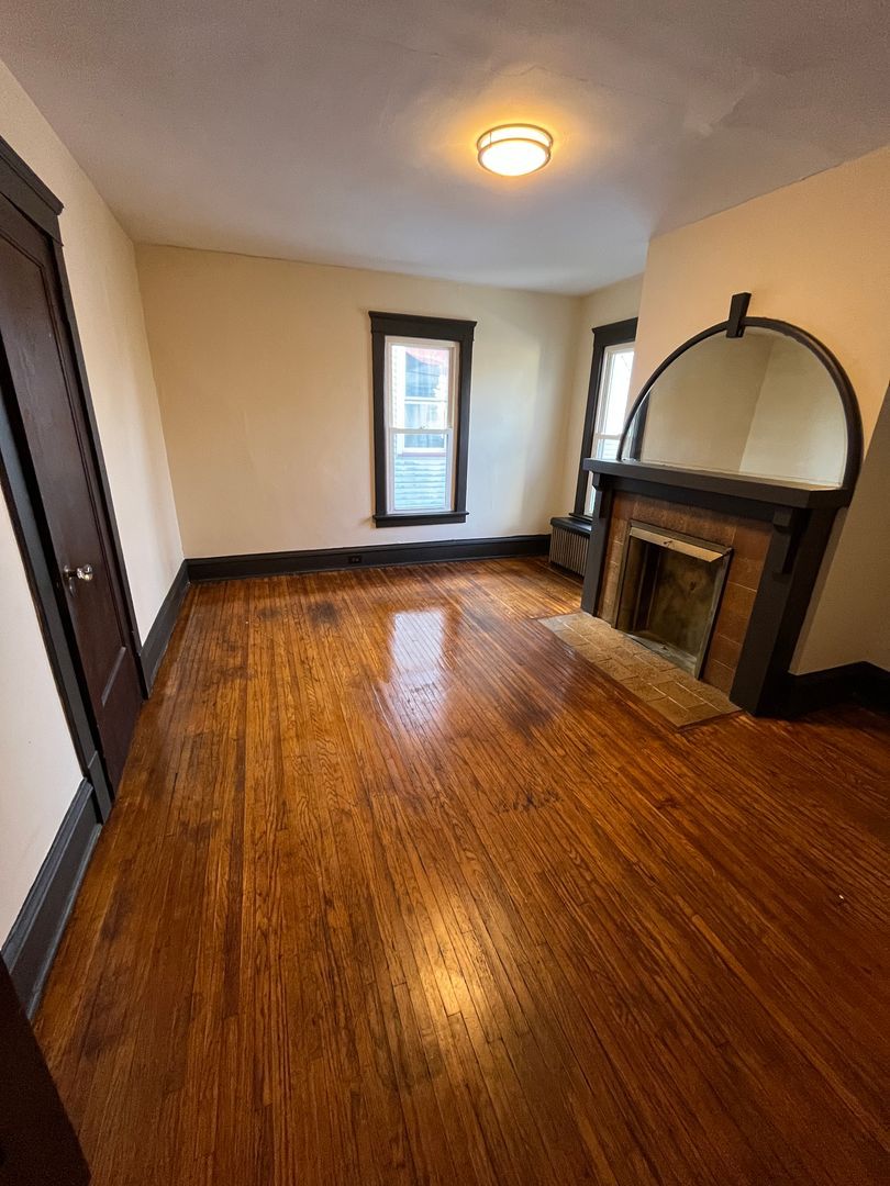 896 Grove St unit 896 Grove Street – photo 5