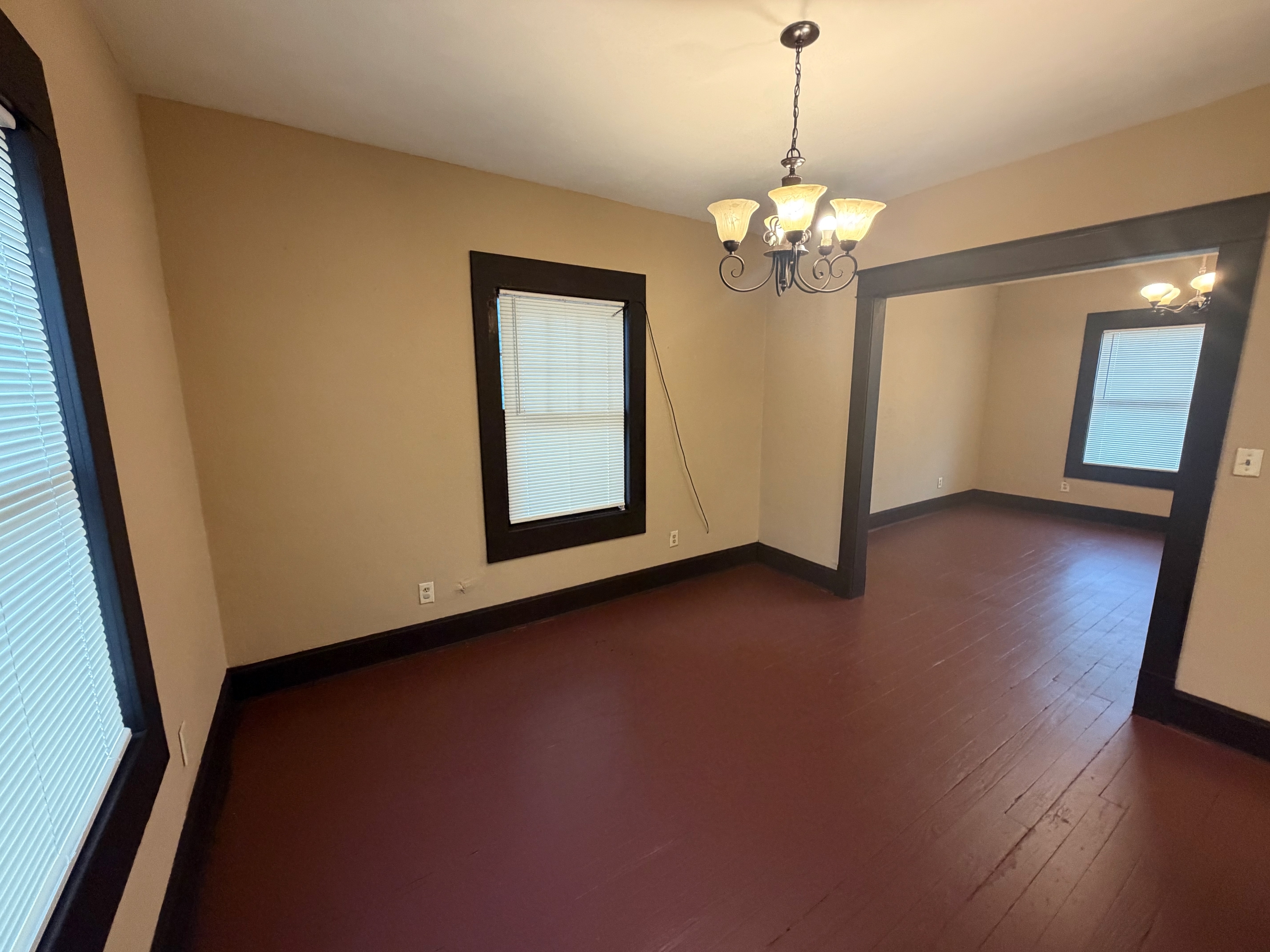 1820 Clarendon Ave – photo 5