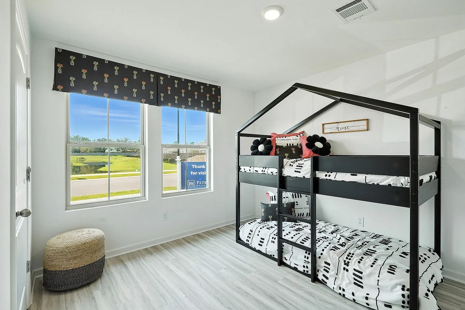 Villas at Oak Bend - Home Rentals – photo 3