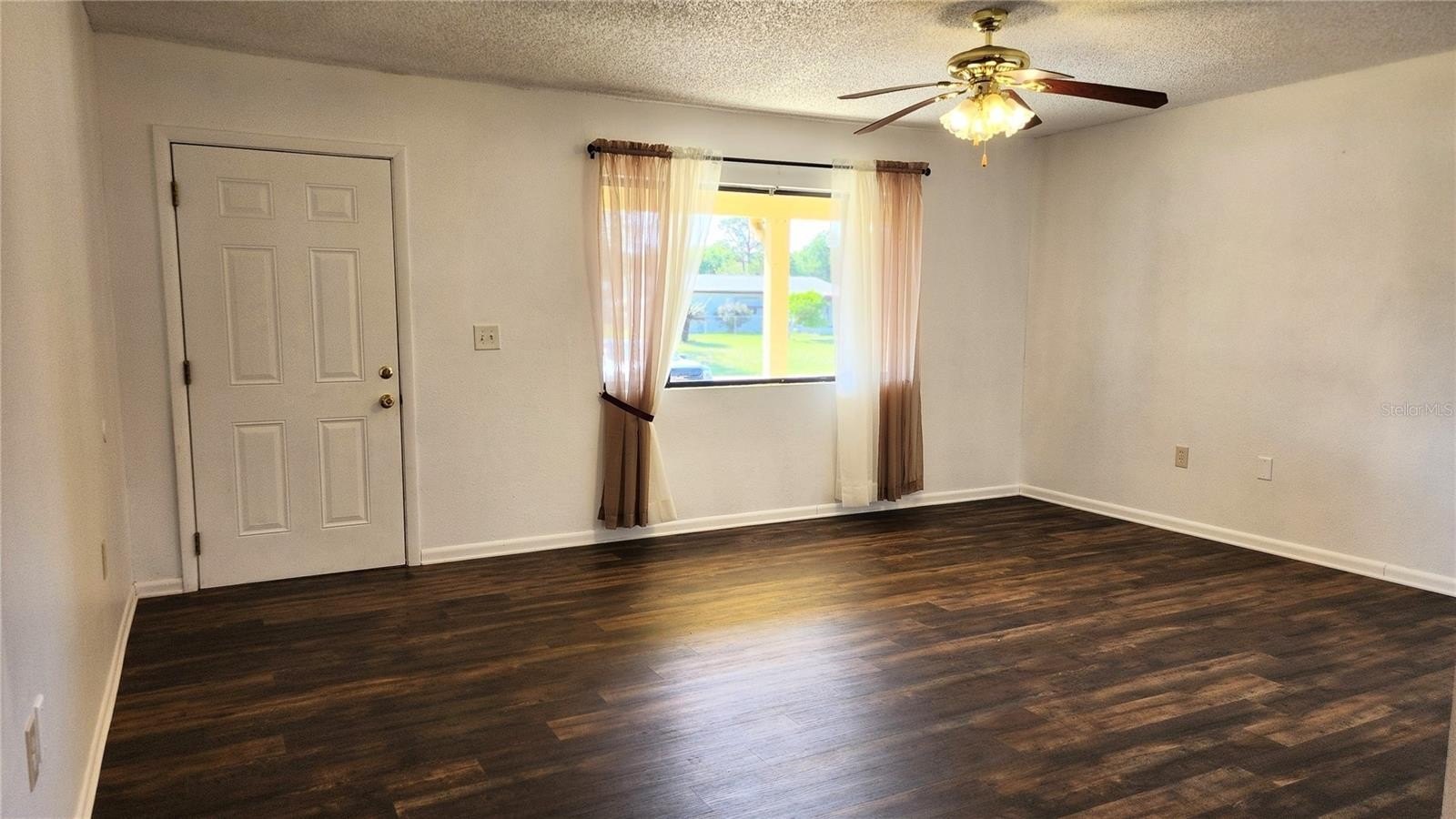 10405 SW 99th Ave – photo 2