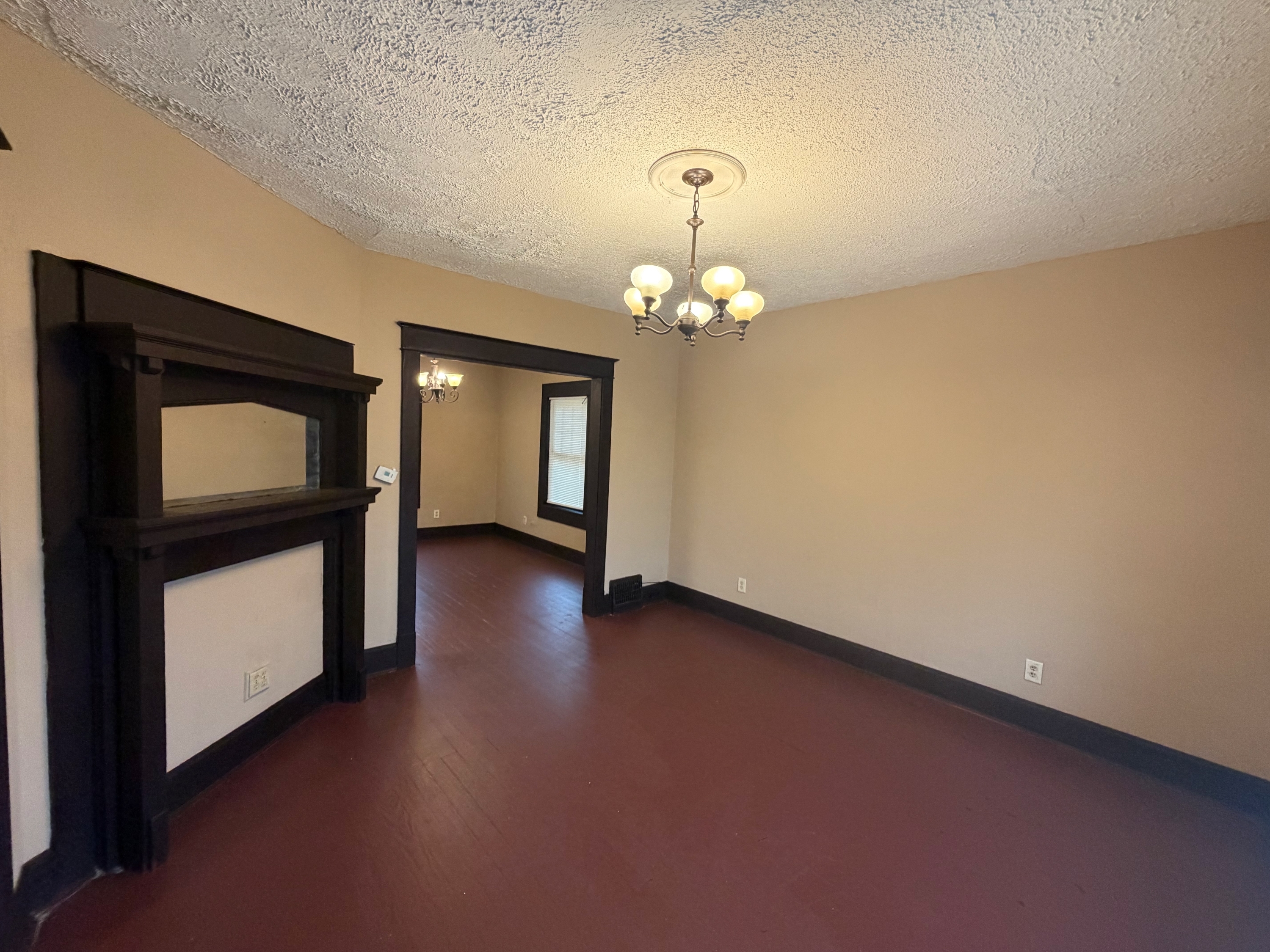 1820 Clarendon Ave – photo 3