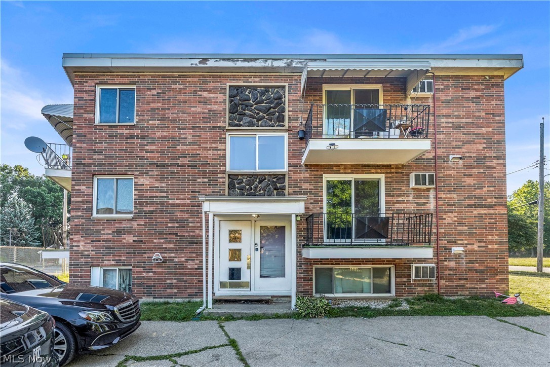 18809 Bella Dr unit 2/UP – photo 1