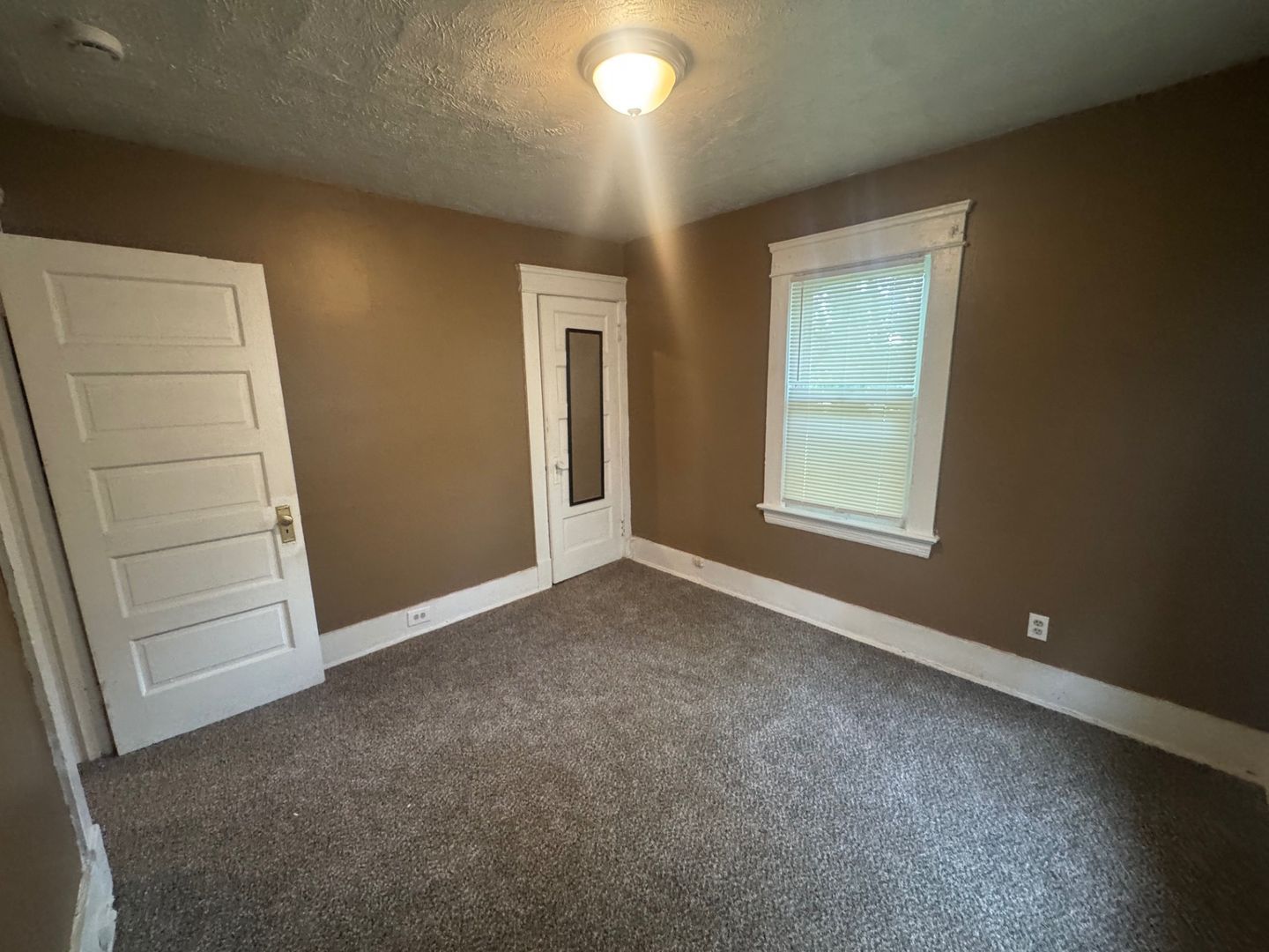 1056 E 99th St unit Up unit – photo 4