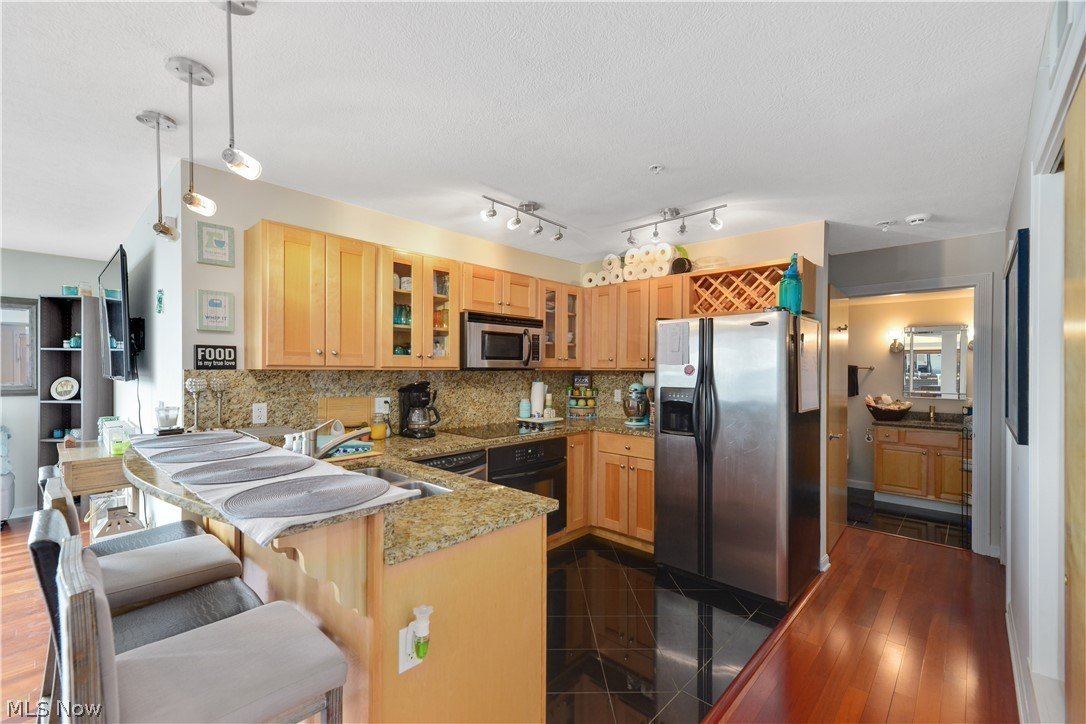 2222 Detroit Ave #907 – photo 3