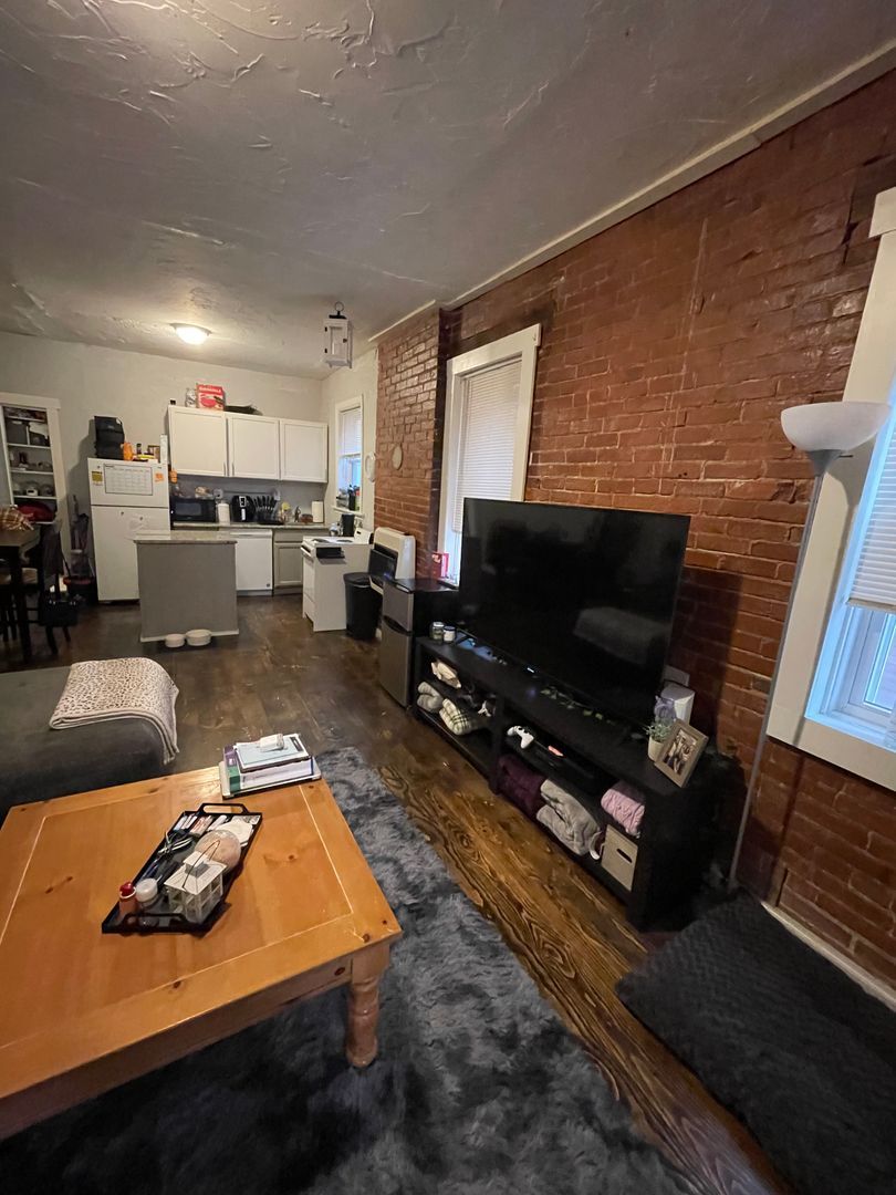 225 S Millvale Ave unit #2 – photo 3