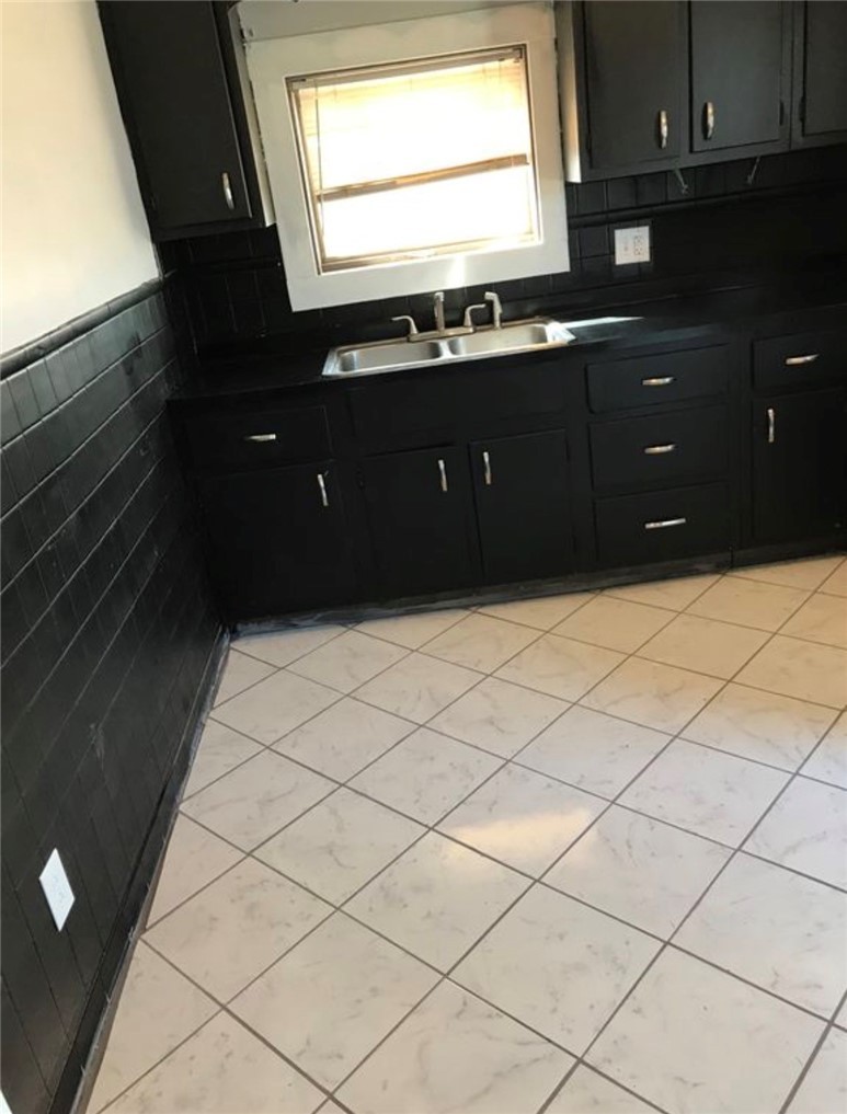 596 Sherman Ave – photo 2