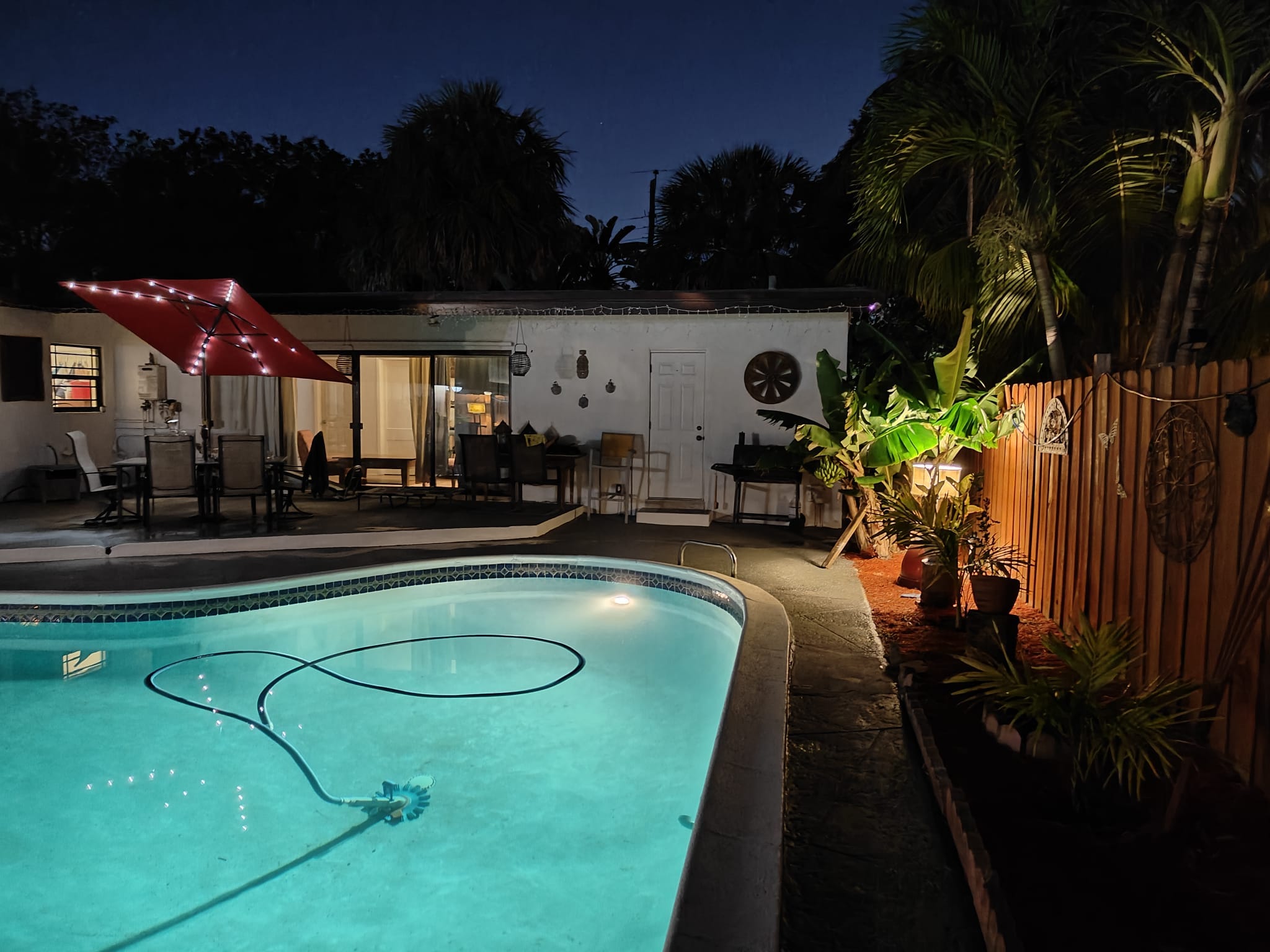 2835 Dewey St – photo 3
