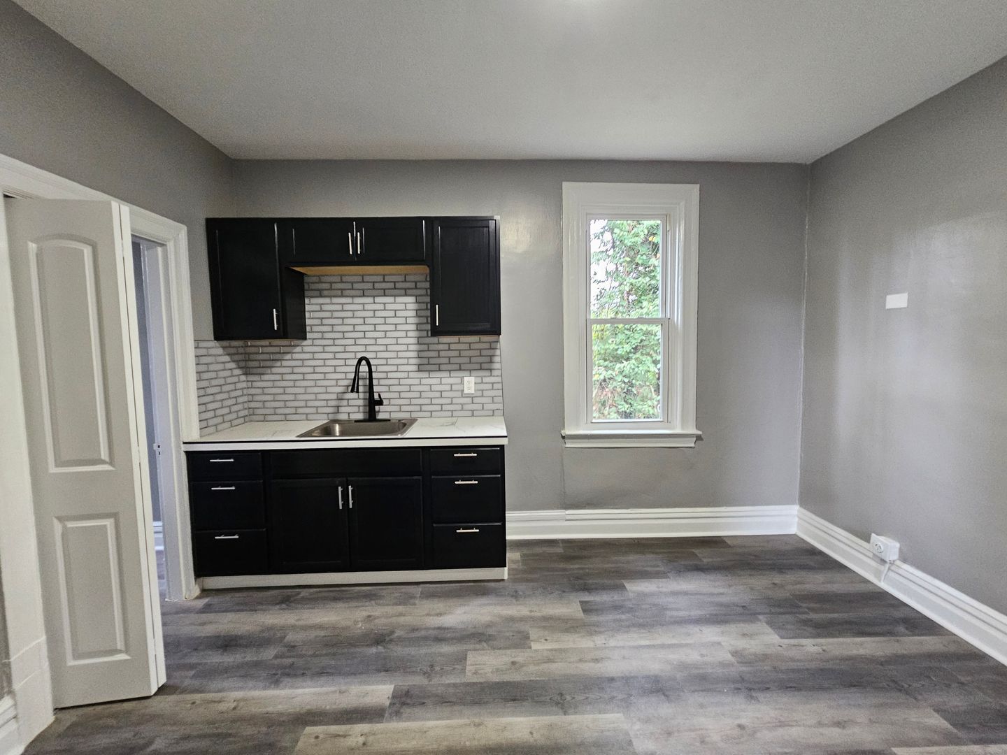 1609 Methyl St unit 2 – photo 2
