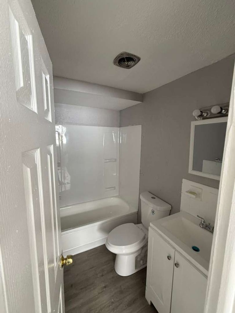 13420 Euclid Ave unit 13430-108 – photo 4