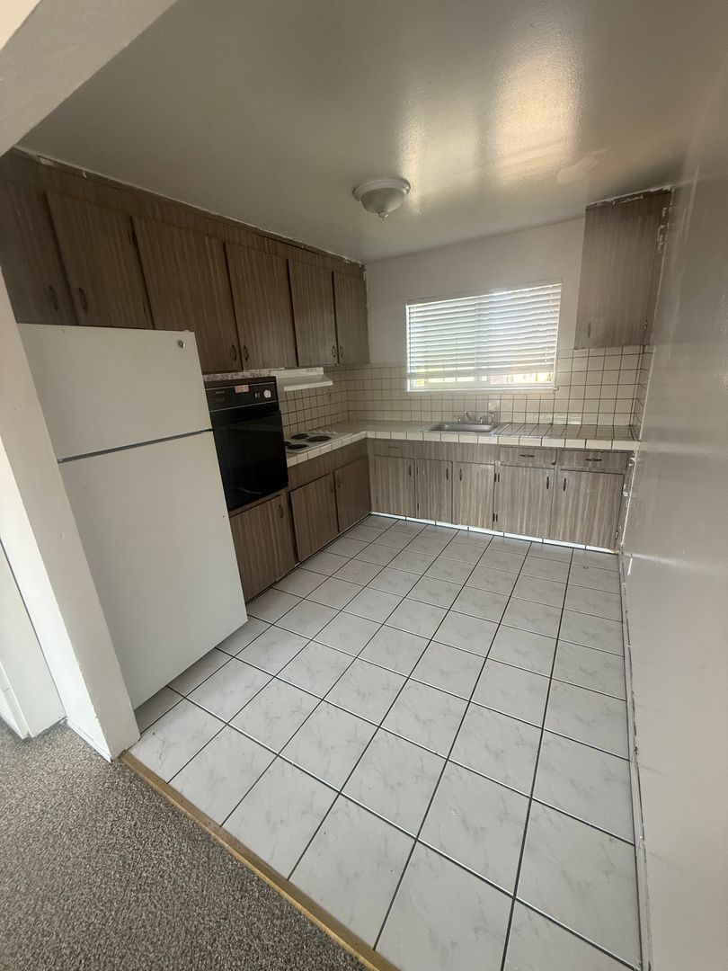 1298 Tripp Ave unit 11 – photo 4