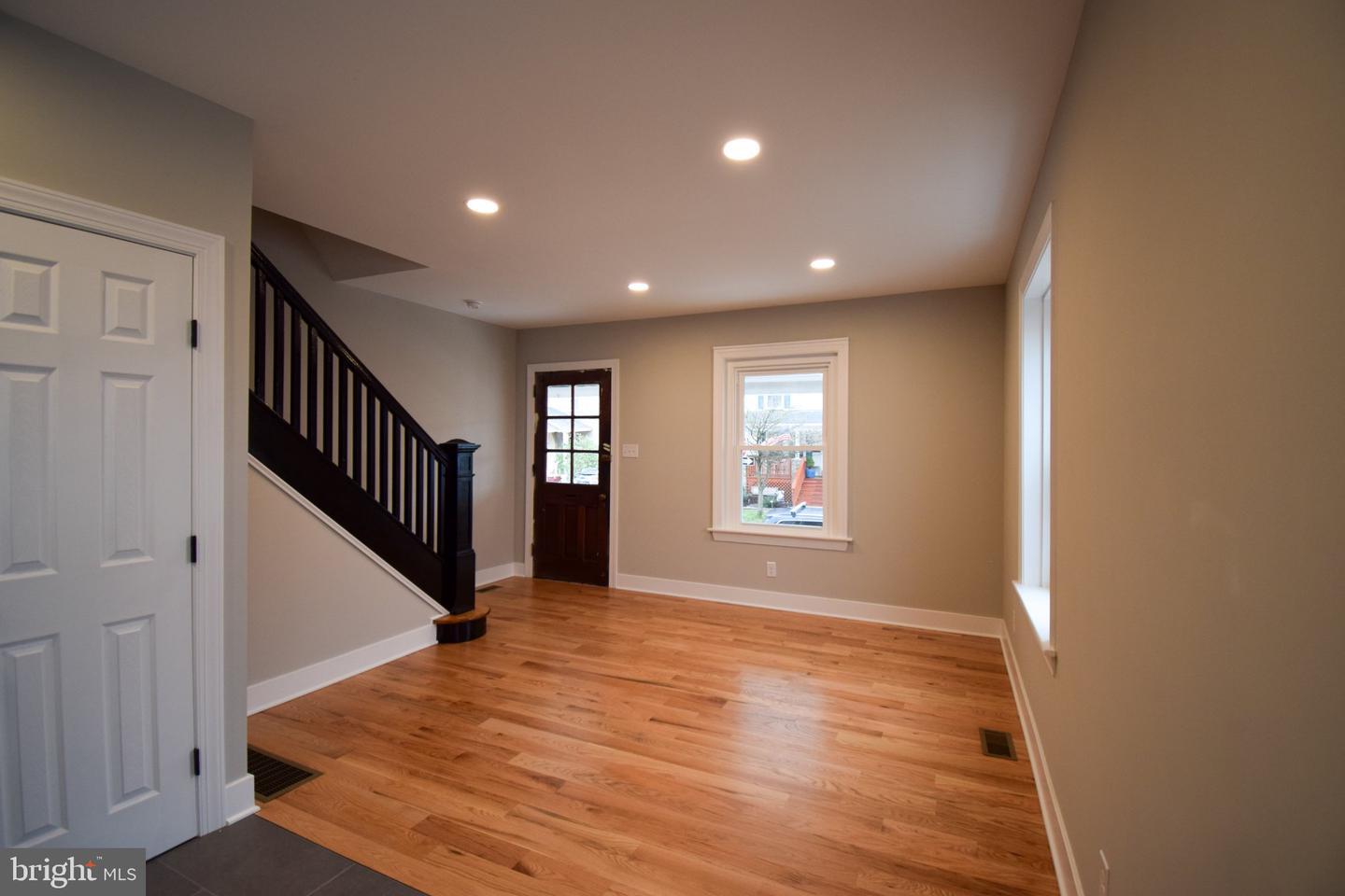 207 Paxson Ave – photo 2