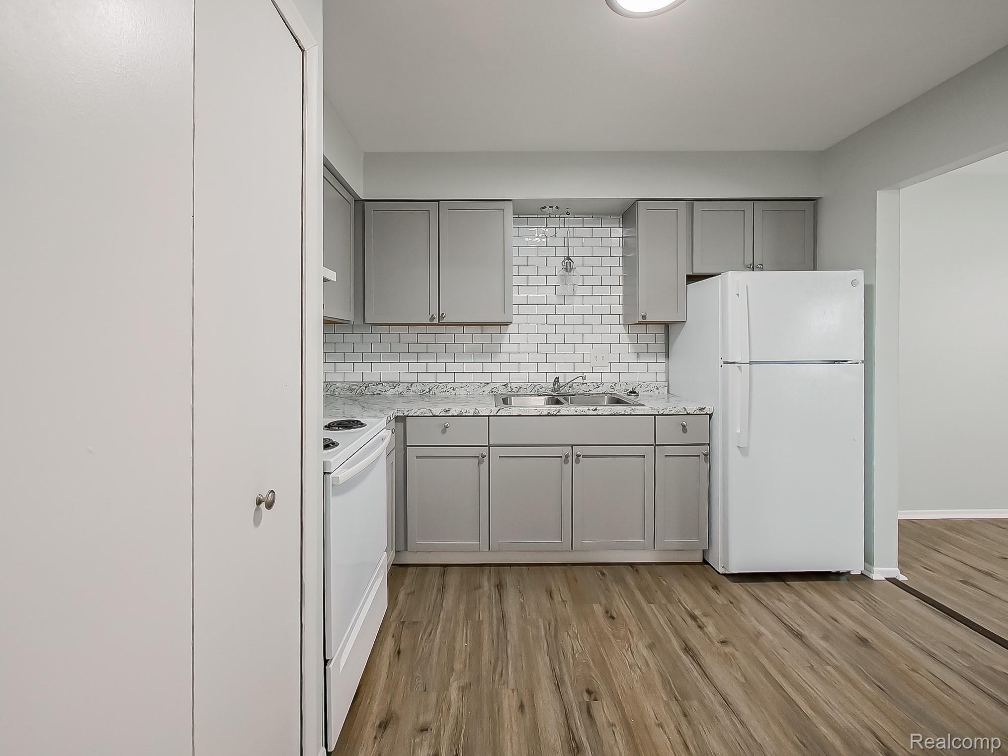 211 Smt Rdg Dr unit D – photo 3