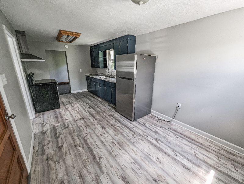 337 Elm St unit 337 – photo 2