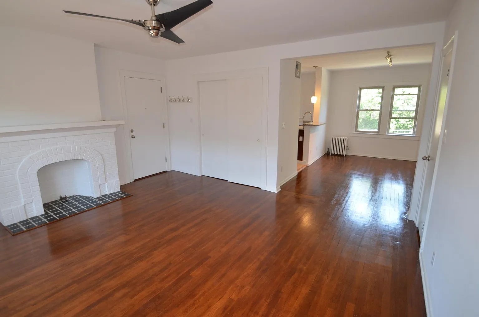 Larchmont Red Door Living – photo 4