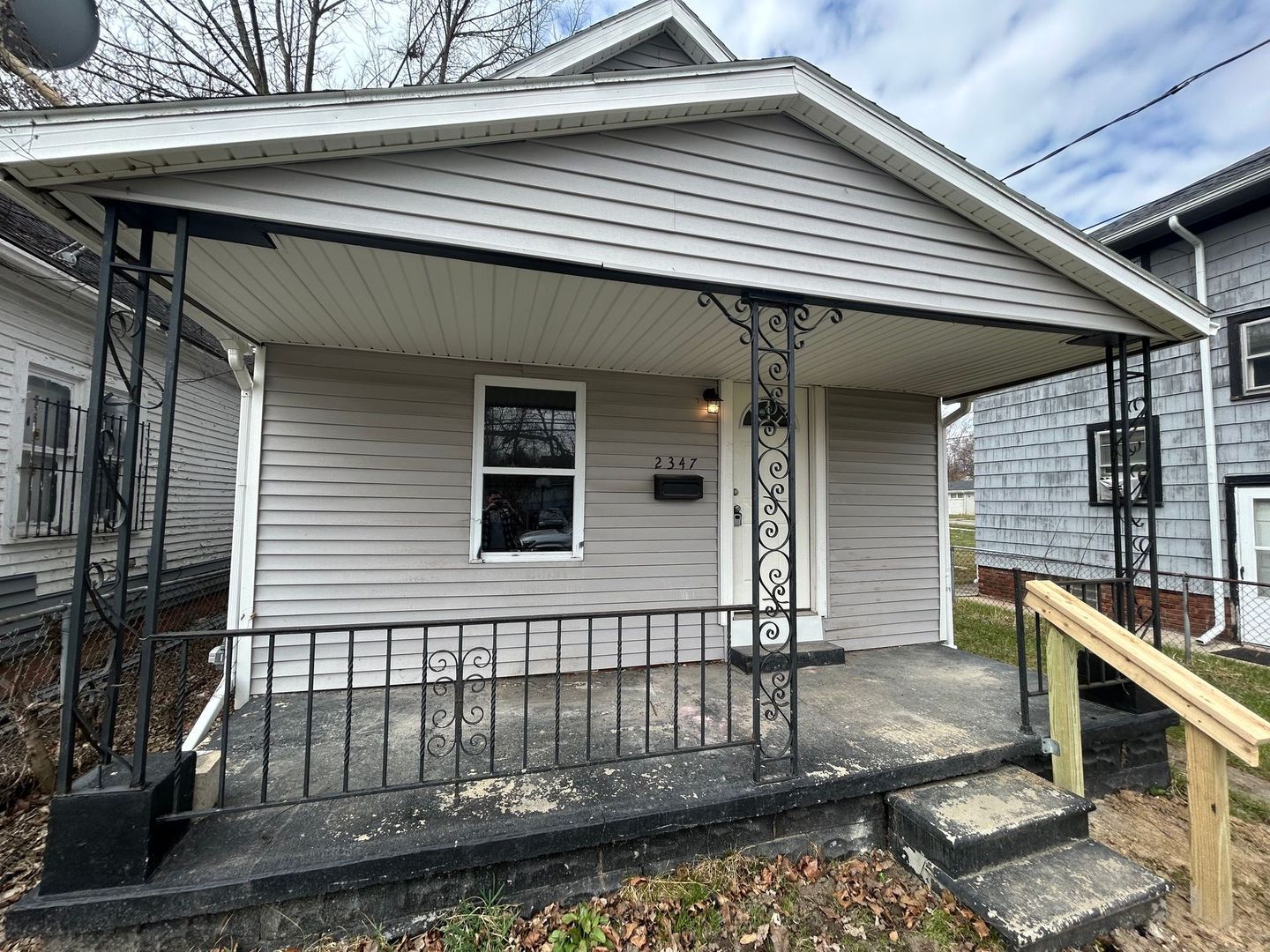 2347 Rosedale Ave – photo 2