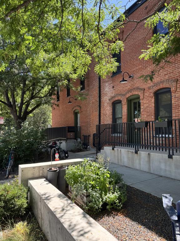 2959 Franklin St – photo 2