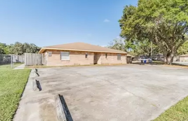 3202 Bloomingdale Villas Ct unit 3202 – photo 1