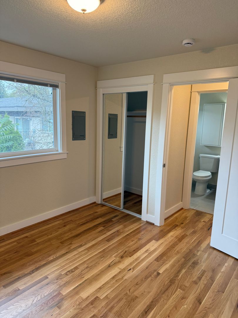 10317 NE Hoyt St unit 16 – photo 2