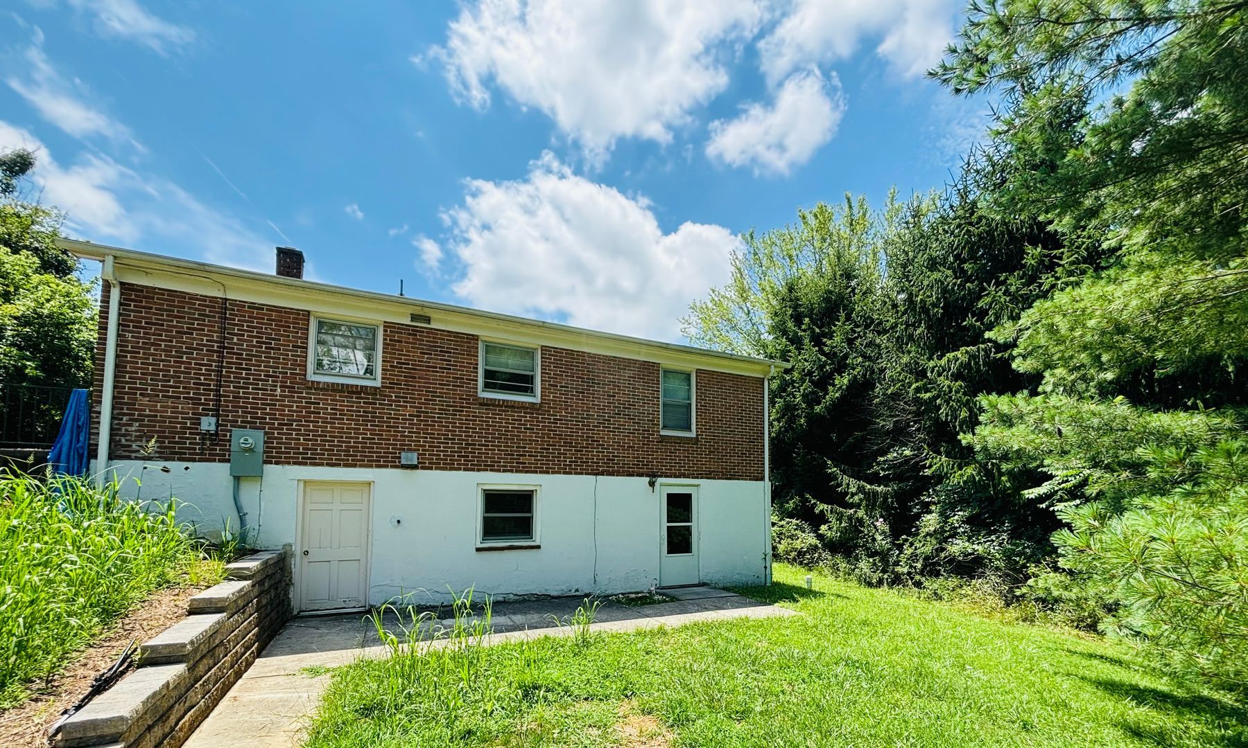 315 Landsdowne St – photo 1